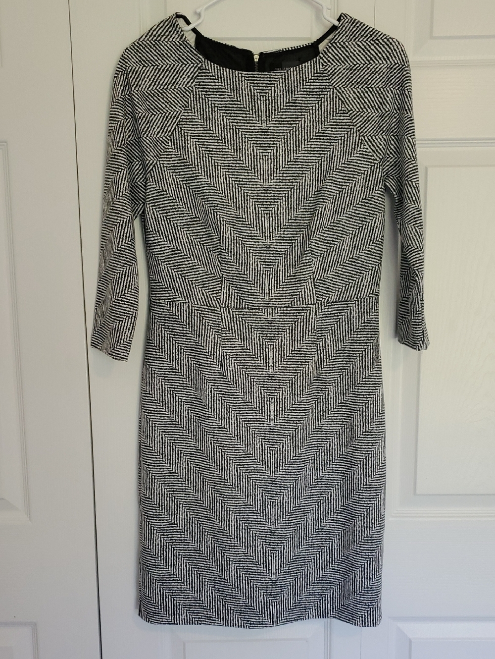 Limited Sheath Dress, Size 6, Black & White Chevron, 3/4 Sleeve, Day or Night!